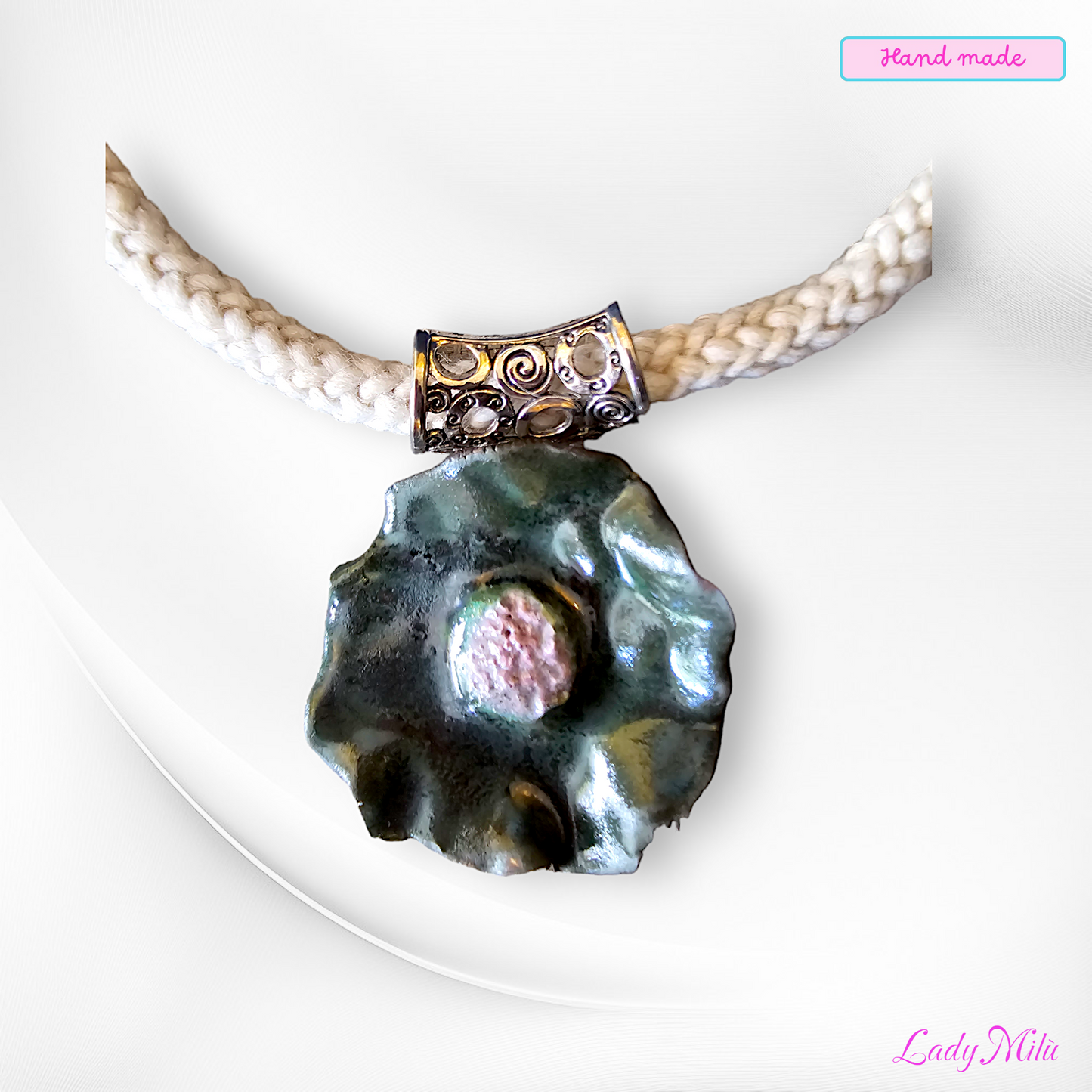 Collana fiore in ceramica