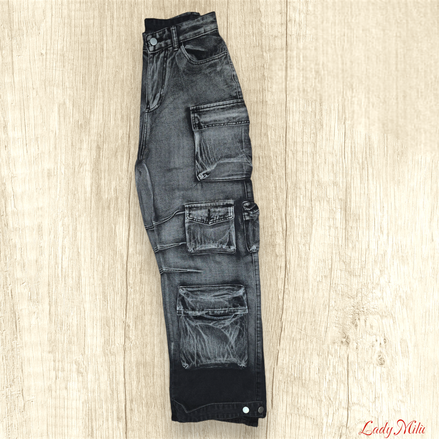 Jeans cargo grigio e nero con tasconi