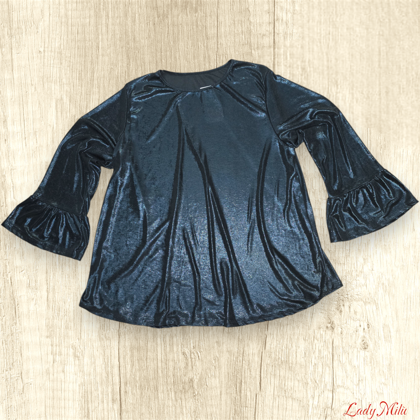 Blusa curvy laminata nera