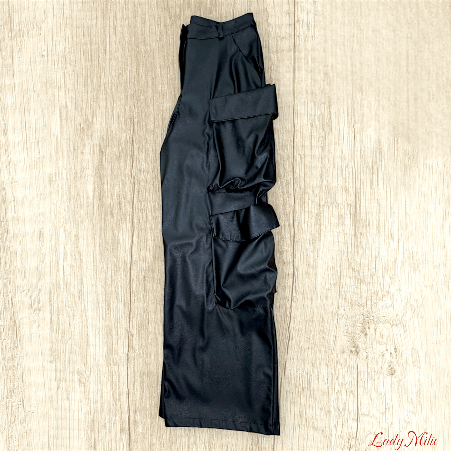 Pantalone ecopelle nero largo con tasconi - stile streetwear