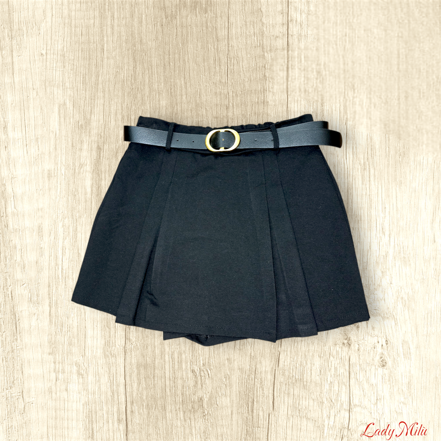 Minigonna nera con shorts