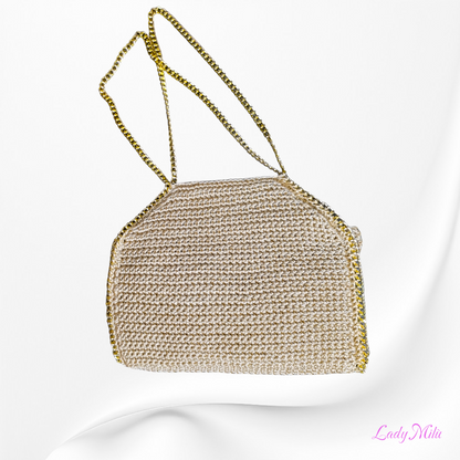 Borsa a uncinetto beige con catena