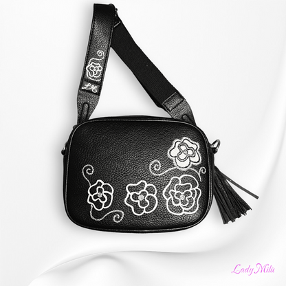 Borsa nera con fiori