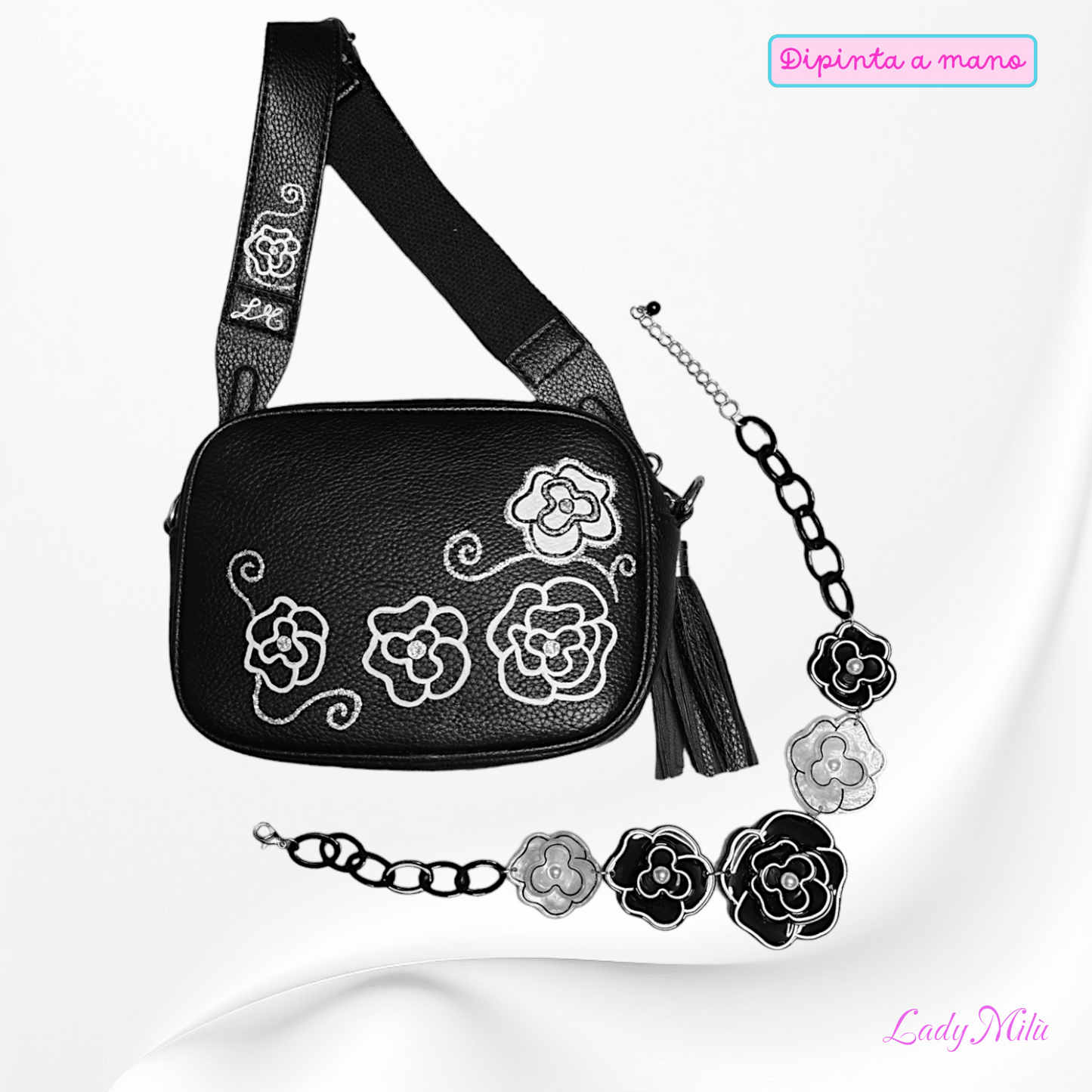 Borsa nera con fiori