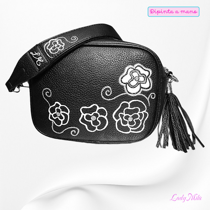 Borsa nera con fiori