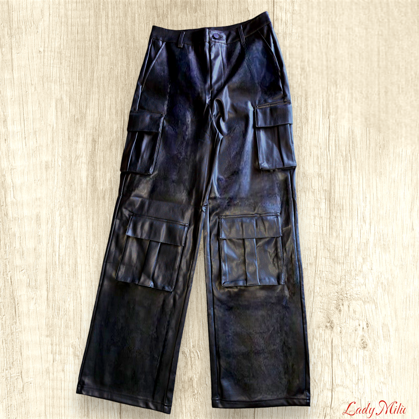 Pantalone ecopelle nero con tasconi