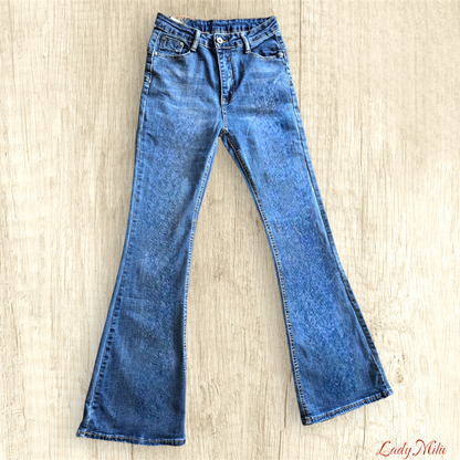 Jeans elasticizzato a zampa