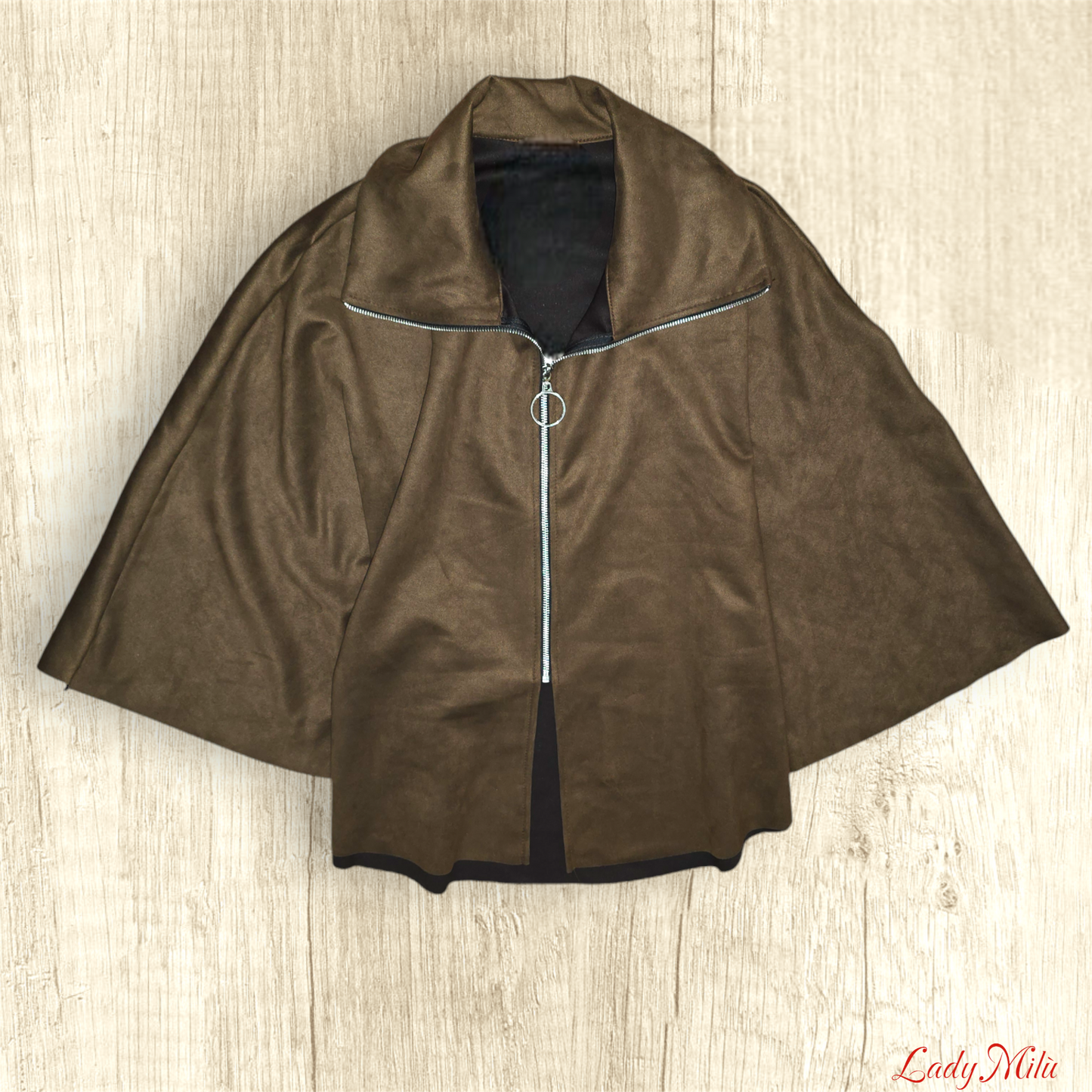 Mantella marrone con zip