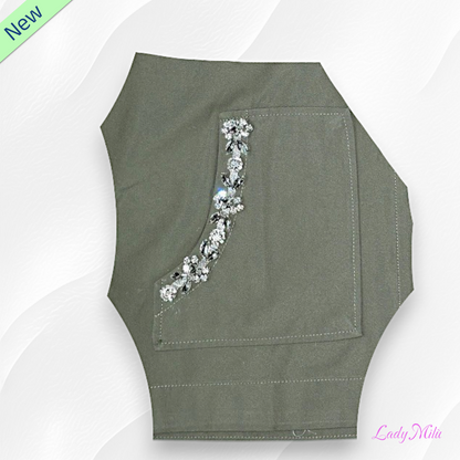 Casacca verde militare con applicazioni gioiello sui tasconi