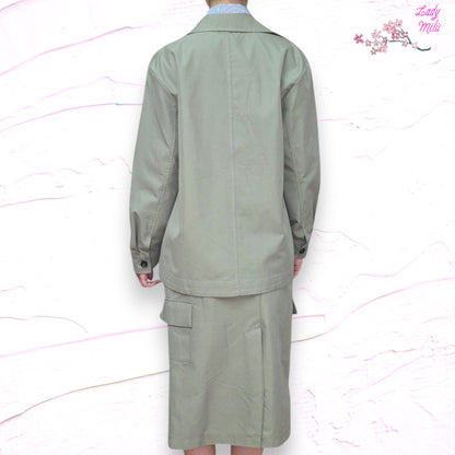 Outfit - Verde militare e millerighe azzurre