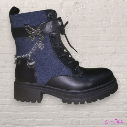 Anfibio jeans e nero con catena e ciondoli