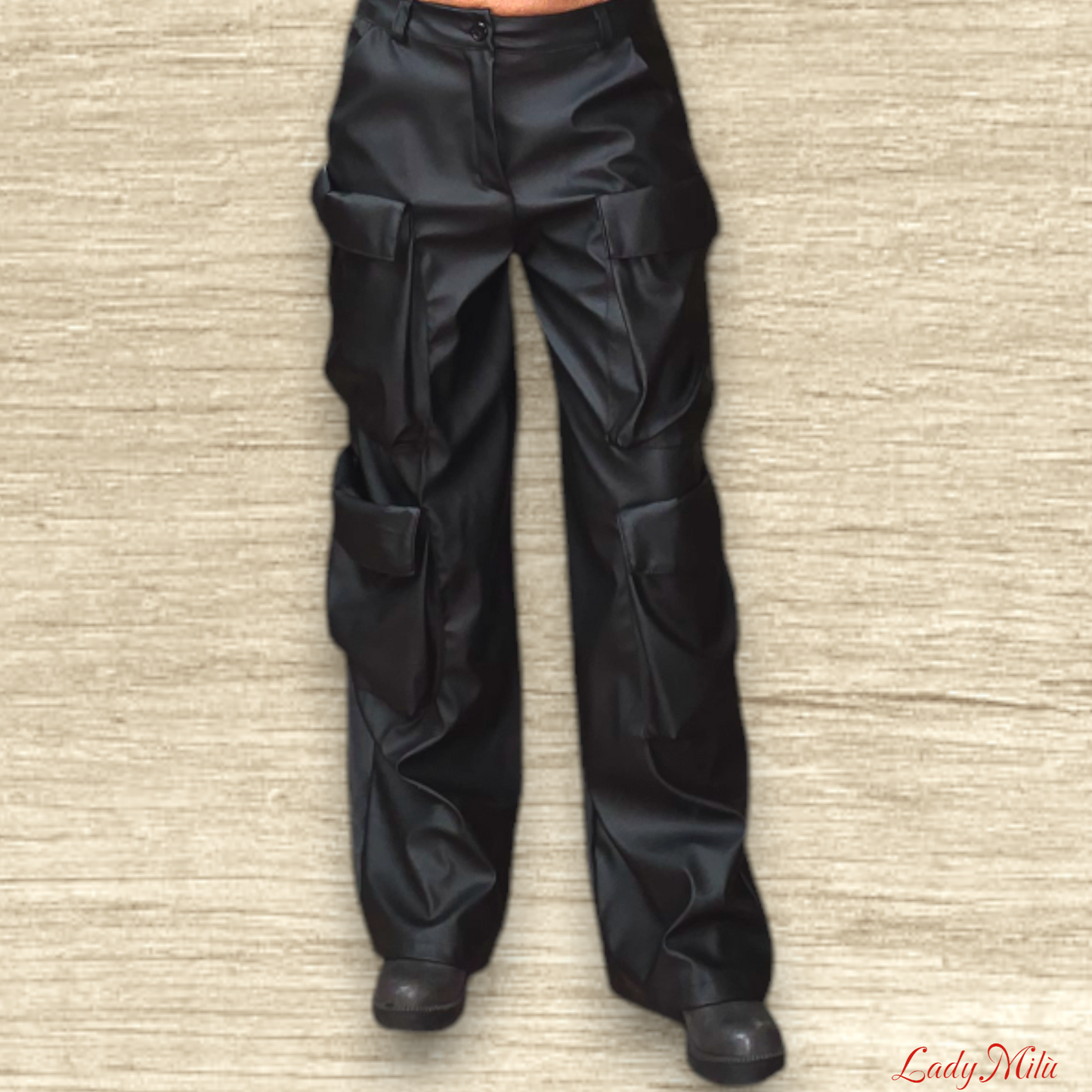 Pantalone ecopelle nero largo con tasconi - stile streetwear